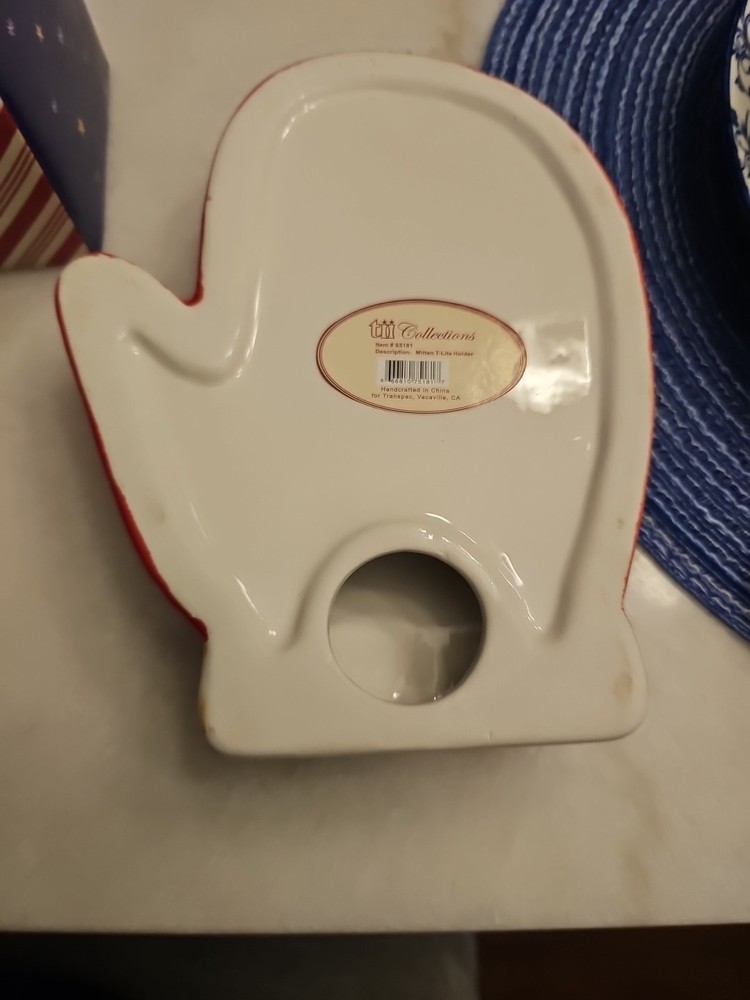 Mitten T-lite Holder