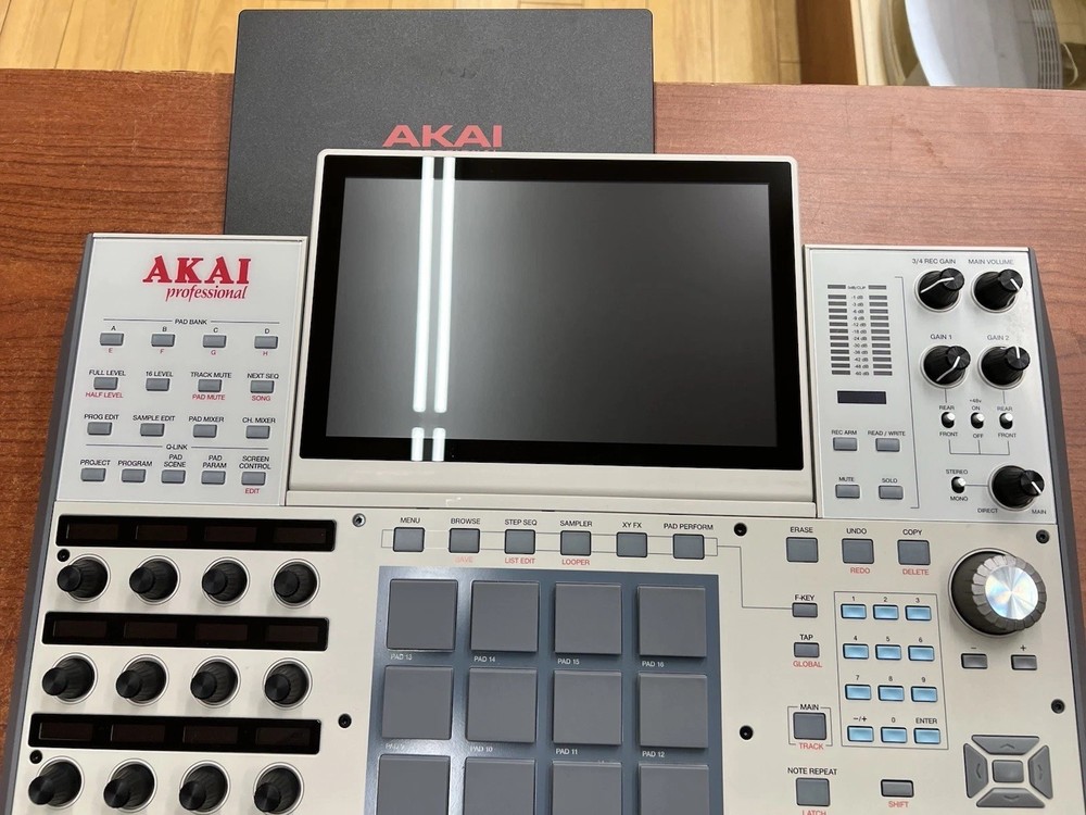 Akai Professional MPC X SE Standalone Sampler & Sequencer - MINT CONDITION