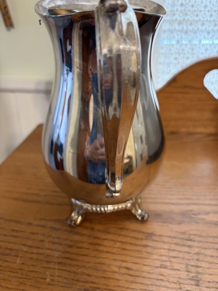 SILVERPLATE WATER PITCHER ICE LIP