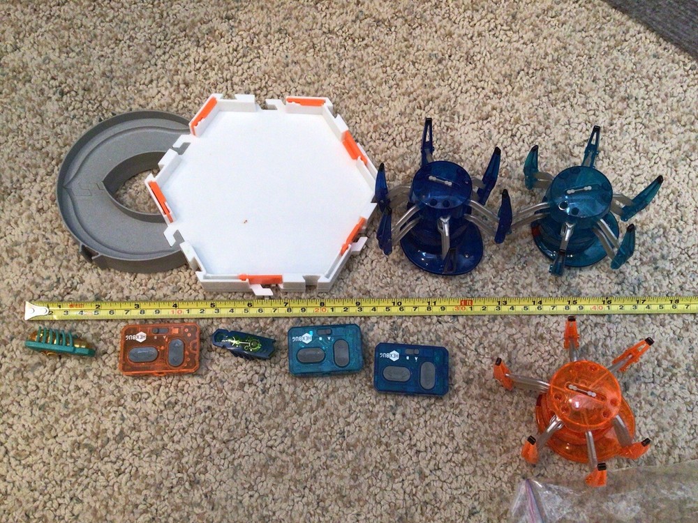 Hexbug Battle - 3 Spiders Lot, Remotes & Bugs With Small Arena - Untested