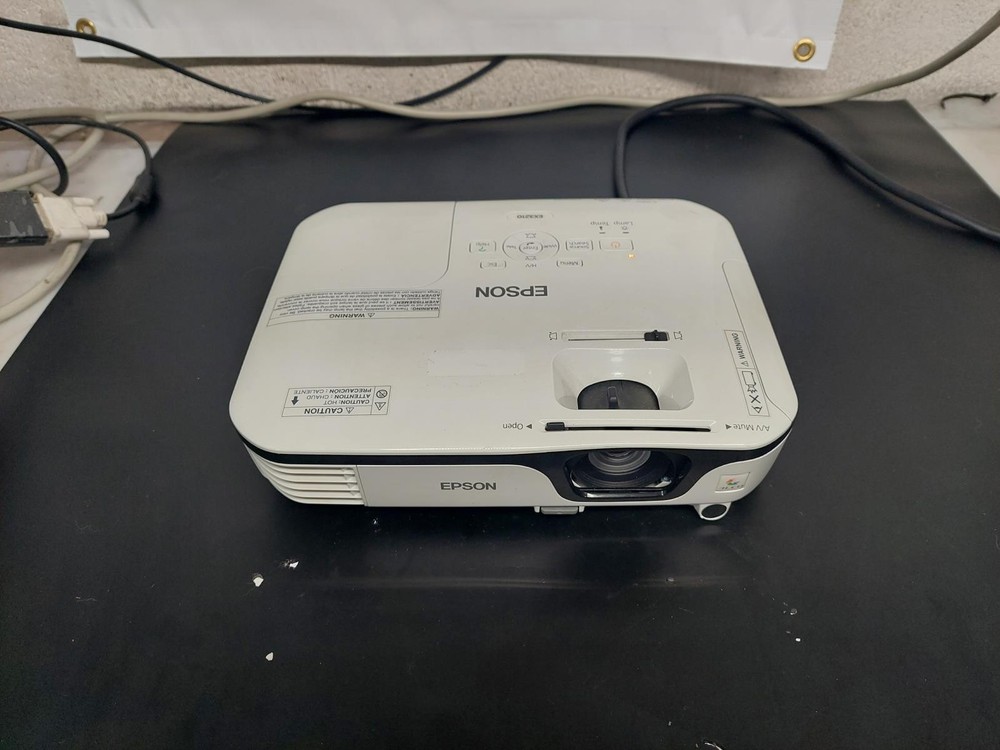 Epson LCD Projector H430A