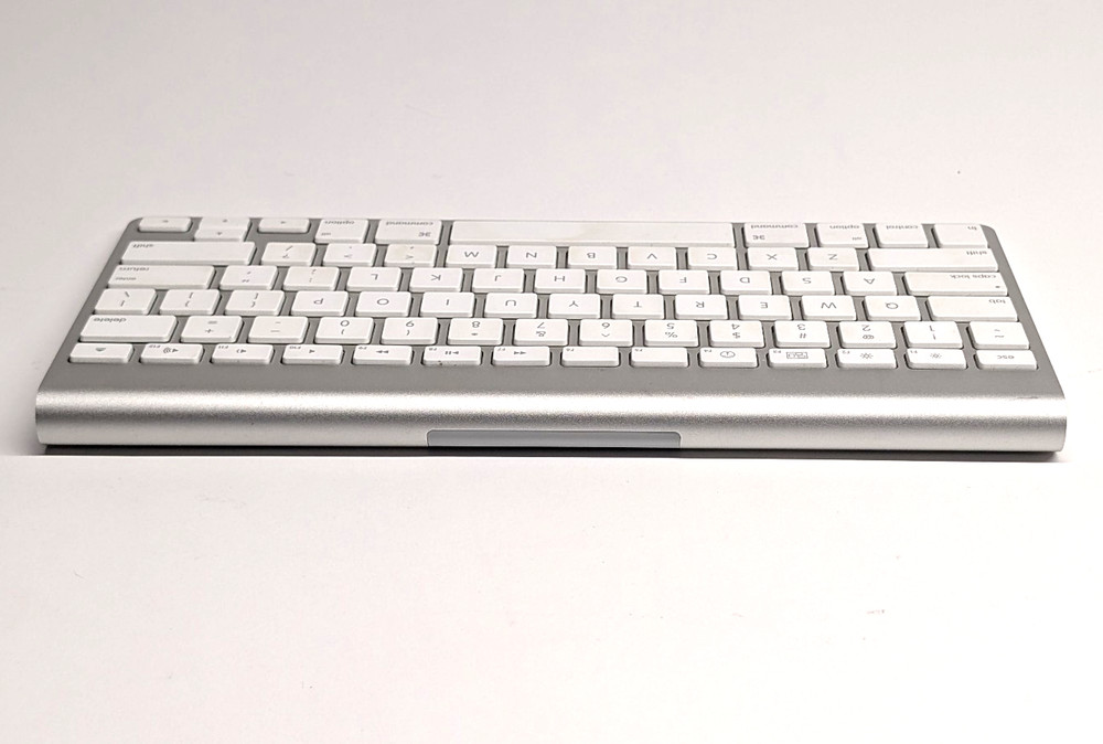 Apple Wireless Bluetooth Keyboard A1314 Aluminum Compact Tested Works