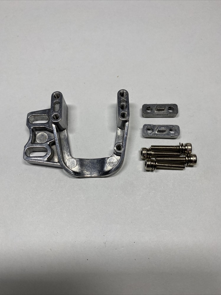 Traxxas 5560 - Engine Mount & Spacers