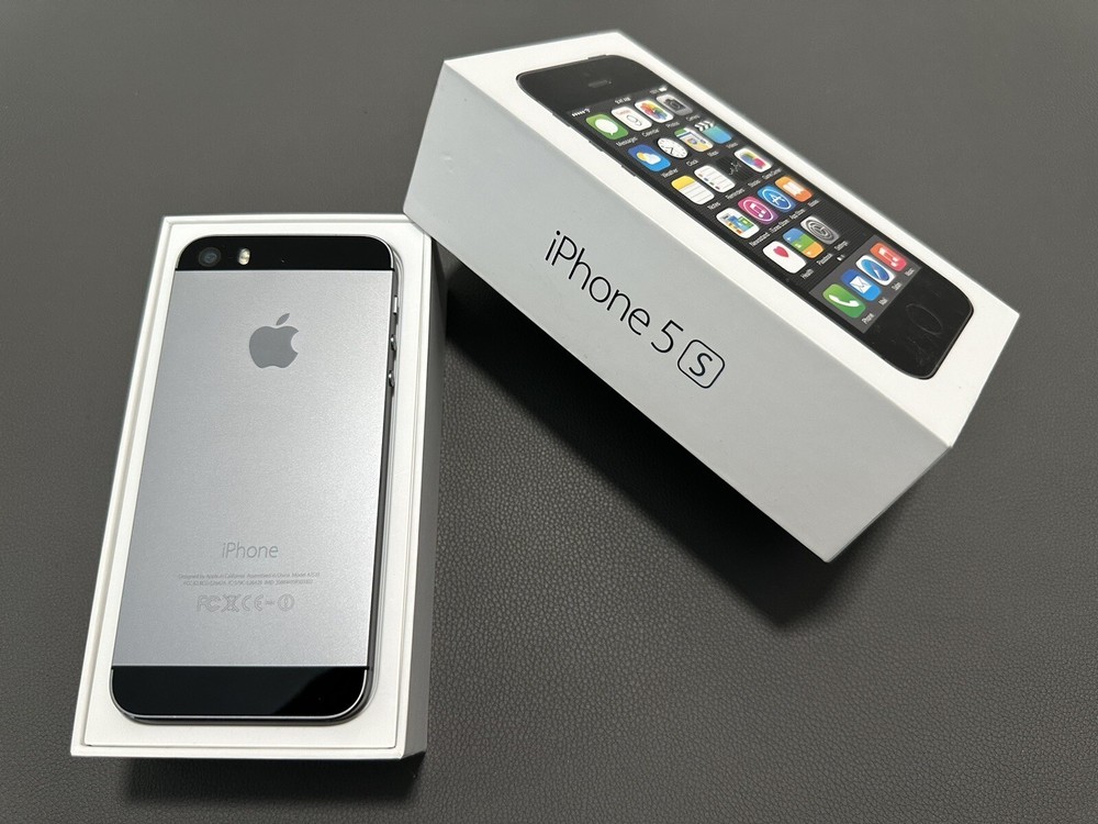 Apple iPhones Collection (12 Items)