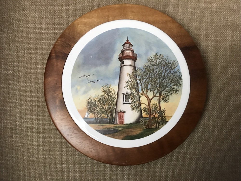 Vintage ROGUE RIVER OREGON MRYTLEWOOD CERAMIC ROUND TILE TRIVET lighthouse