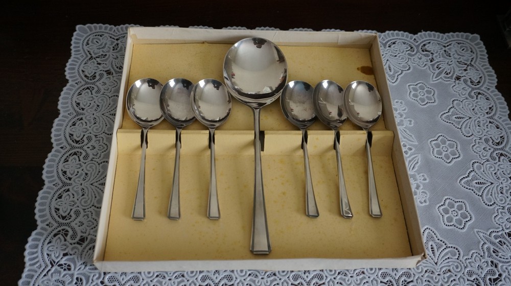 Fine Silverplate Fruit Spoons & Server, PRIESTLEY & MOORE, Sheffield ENGLAND