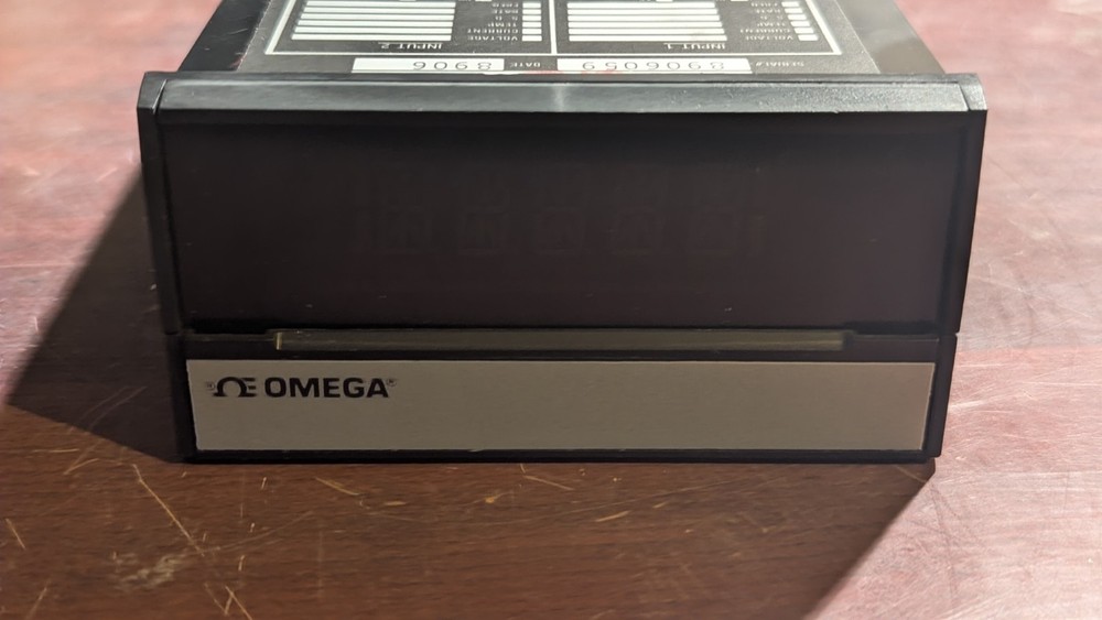 Omega Engineering DP-11 Panel Meter NIB