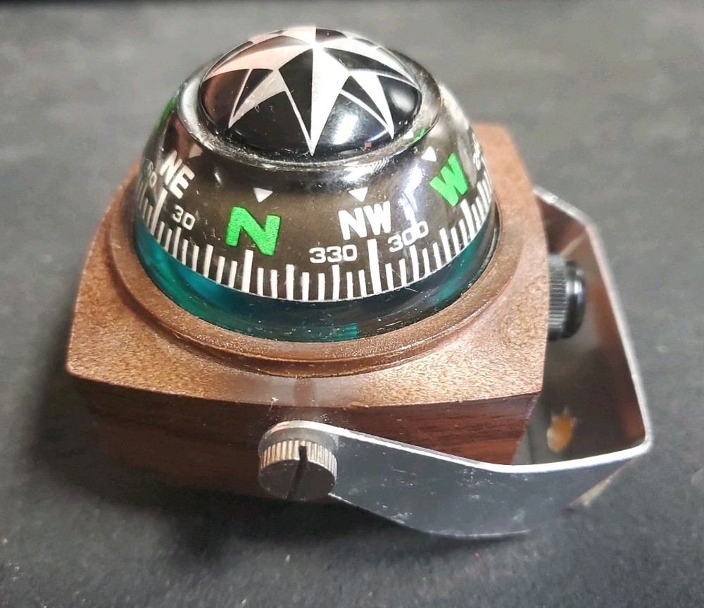 Vintage Universal Compass