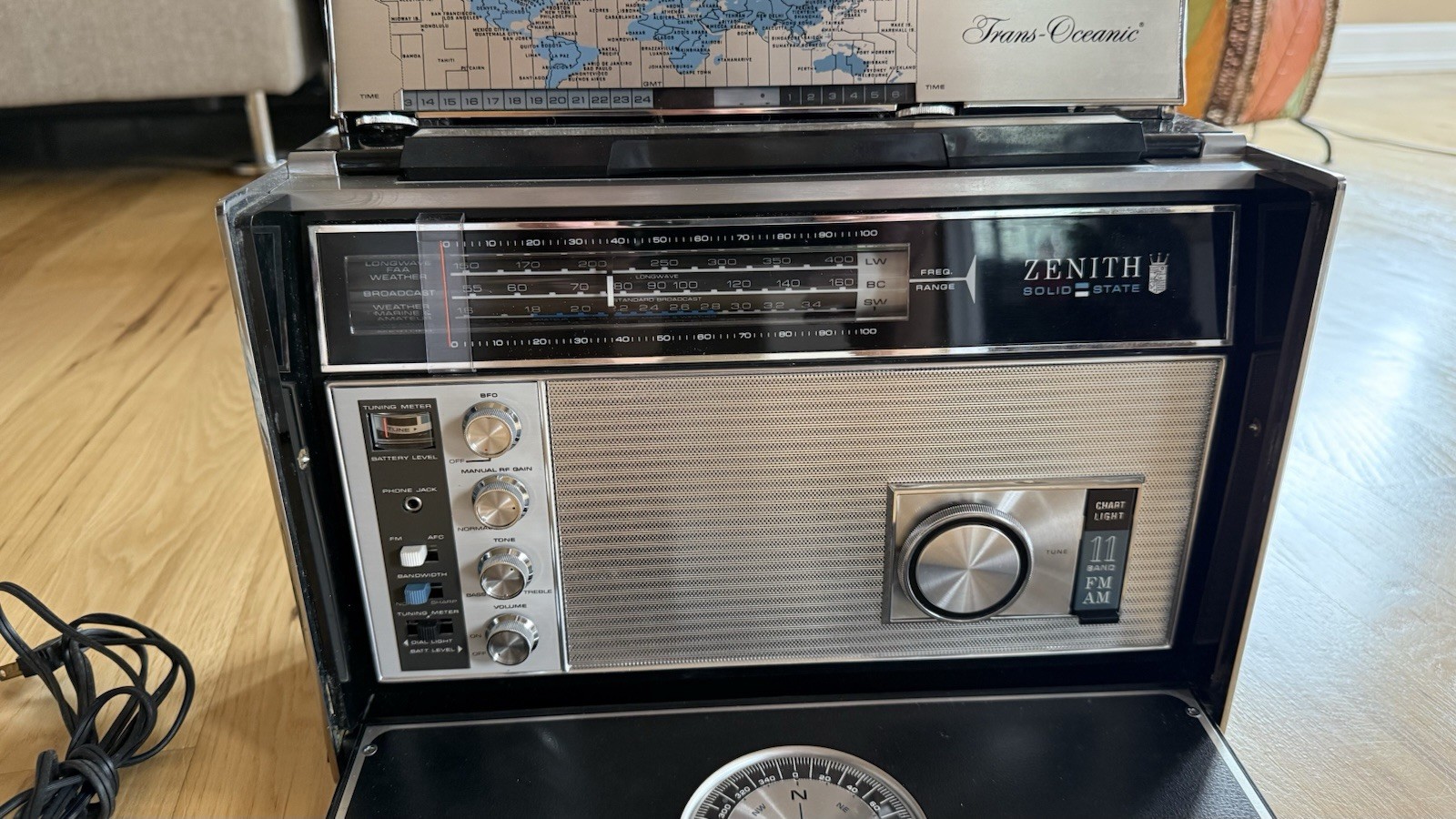 ZENITH TRANS OCEANIC RADIO MODEL D7000Y with Owners Manual EXCELLENT CONDITION!