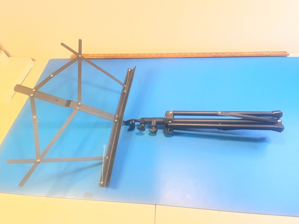Gleam music stand excellent