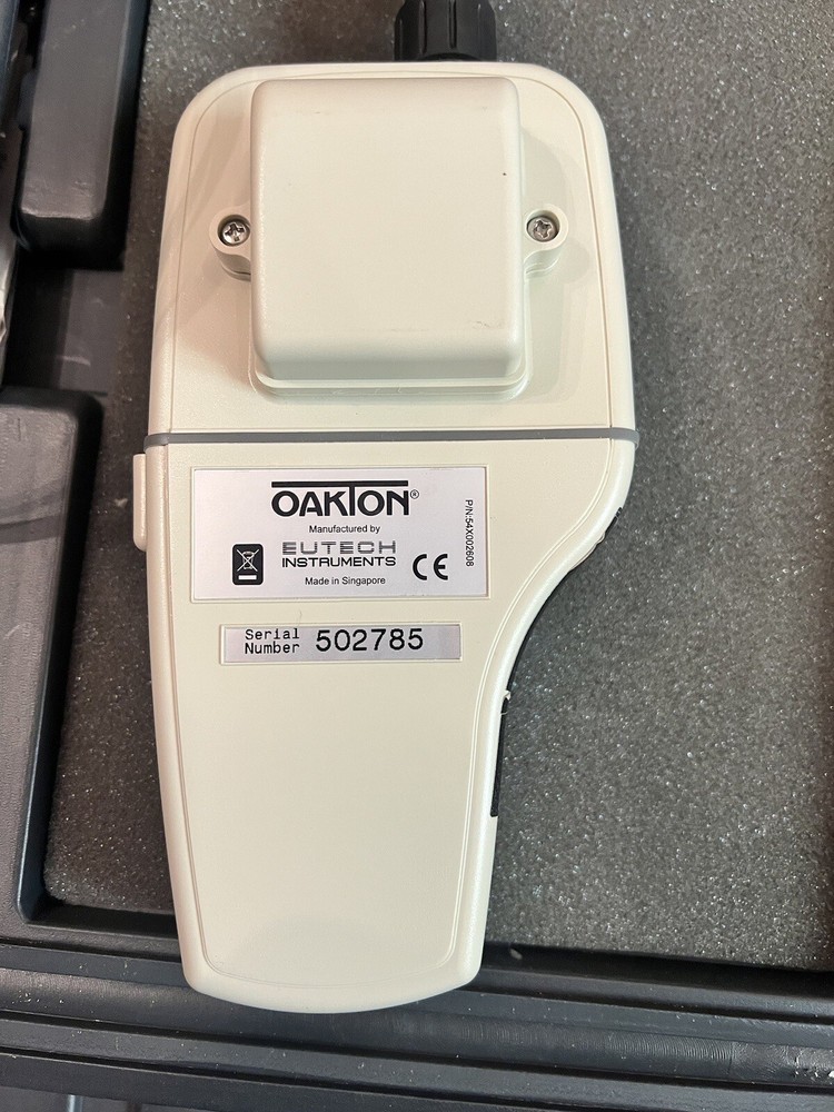 Oaktron PC 10 Waterproof Hand-held pH/Conductivity/Temperature Meter