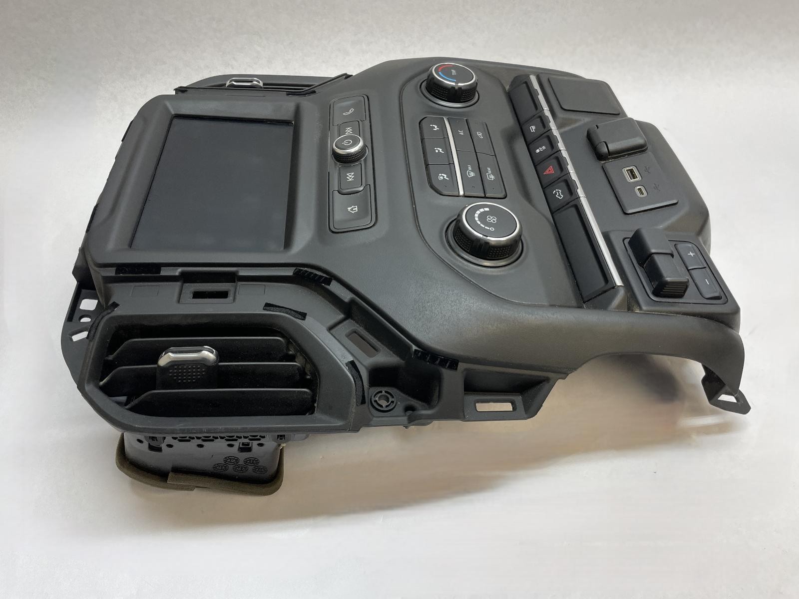 2021 CHEVY SILVERADO 2500 RADIO CONTROL PANEL 8" DISPLAY 84799539 HEAT/AC DASH