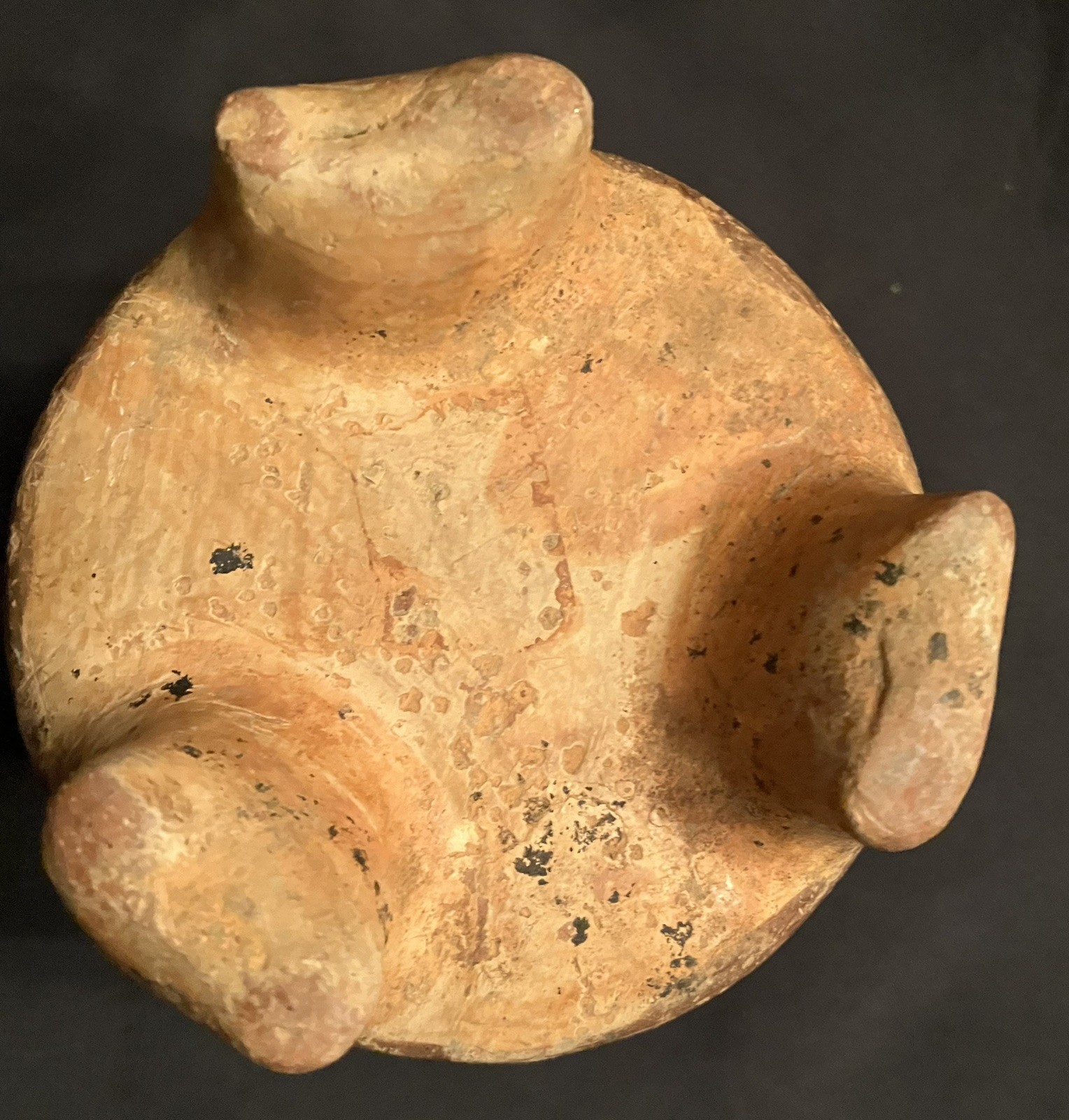 Authentic Pre-Columbian painted Mayan Rattle Leg Ulua Pottery Jar 600-800 AD