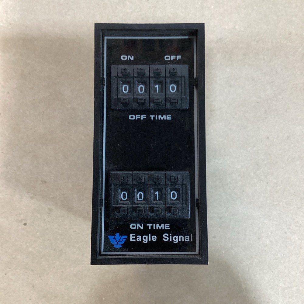 Eagle Signal DA211A6  Miniflex Digital Timer
