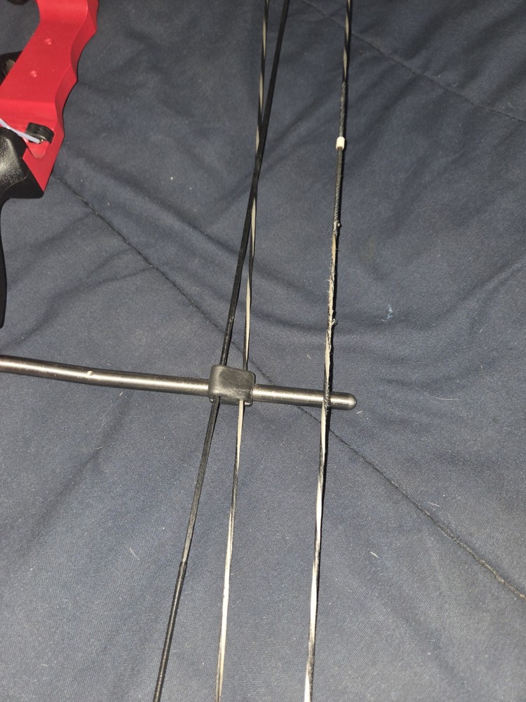 Used Genesis Compound Bow w/TruGlo Sight Starter Bundle