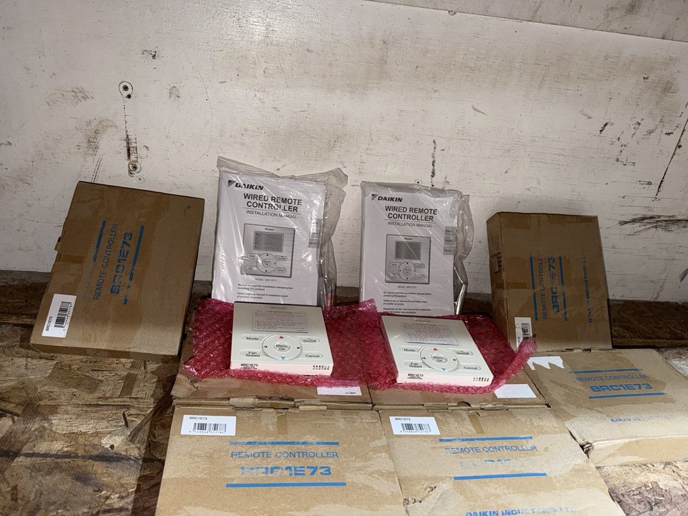 Daikin Industries LTD Remote Controller BRC1E73 New