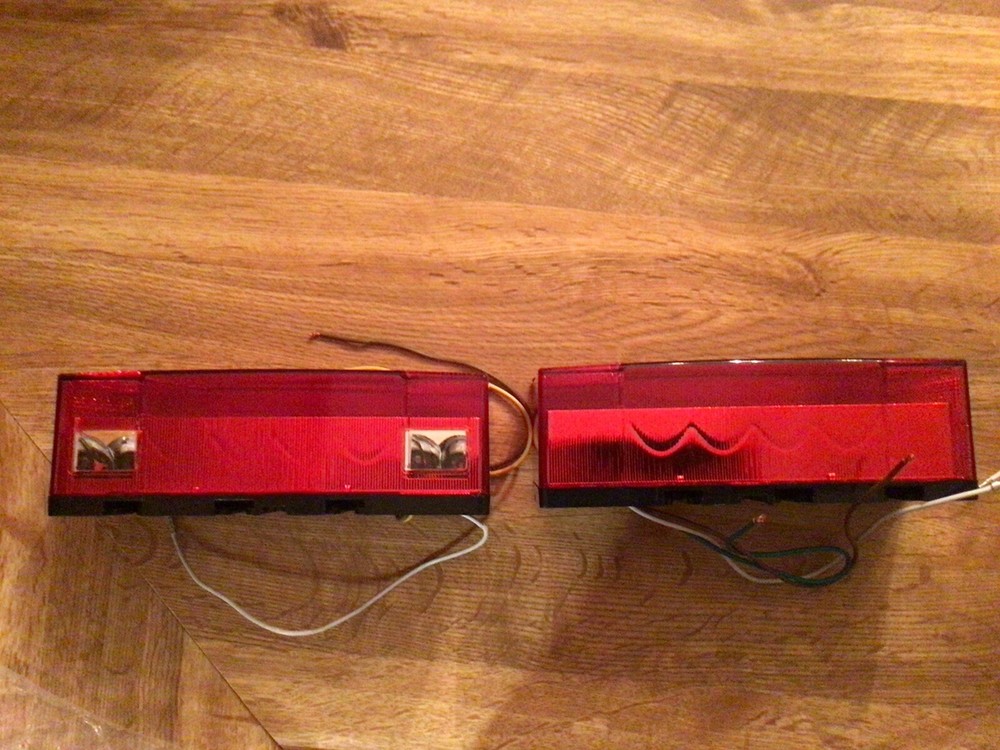 LED SUBMERSIBLE " TRAILER TAIL LIGHTs -6-Function Tail Lamp, Left And Right