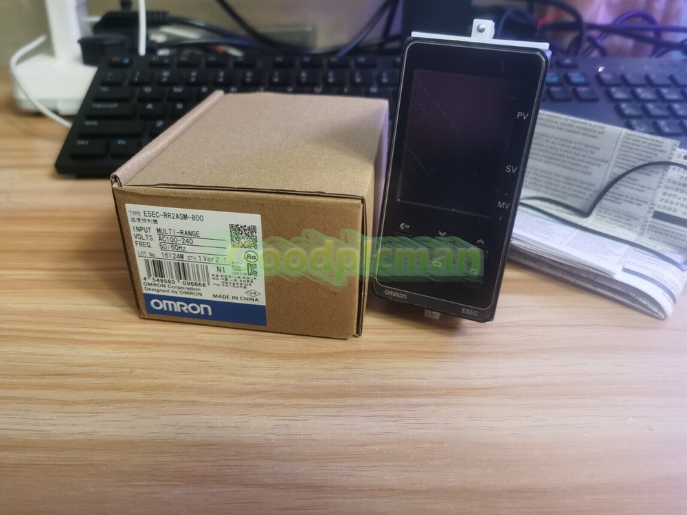 New Omron E5EC-RR2ASM-800 Temperature Controller 100-240VAC Free Ship