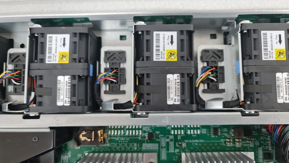 Netapp AFF-A250 all-flash array with 111-05272+A1 Dual controller & Dual PSU