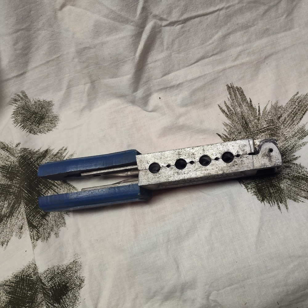DO-IT MOLD CORP. MODEL # SJ-4-A SPINNER JIG Pre Owned
