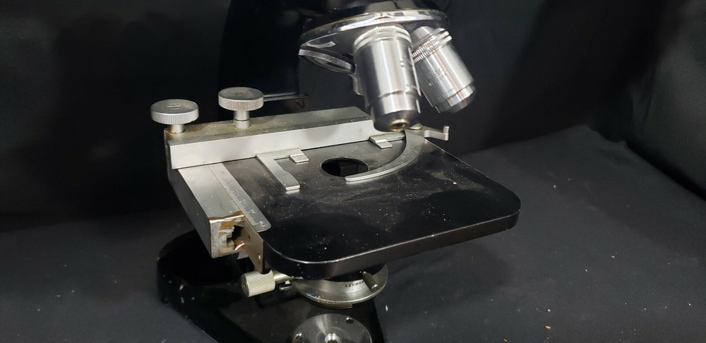 Ernst Leitz Wetzlar Laboratory Microscope Germany W/ Duel bar Teaching Head