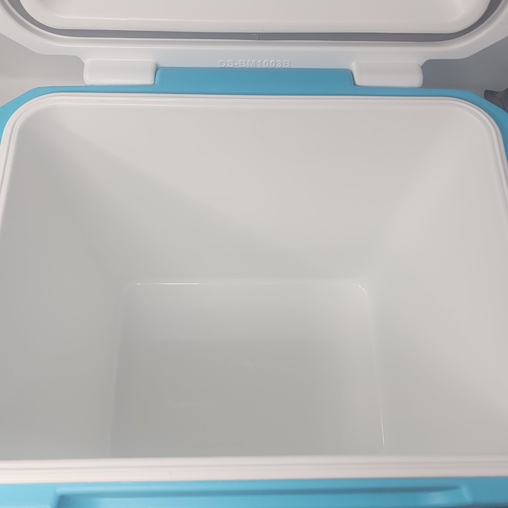 Igloo Ice Chest 11qt 14 Cans Capacity. New