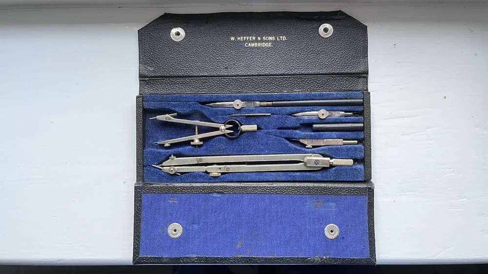 VINTAGE DRAUGHTSMAN TECHNICAL DRAWING COMPASS SET IN CASE ARCHITECT/ENGINEER
