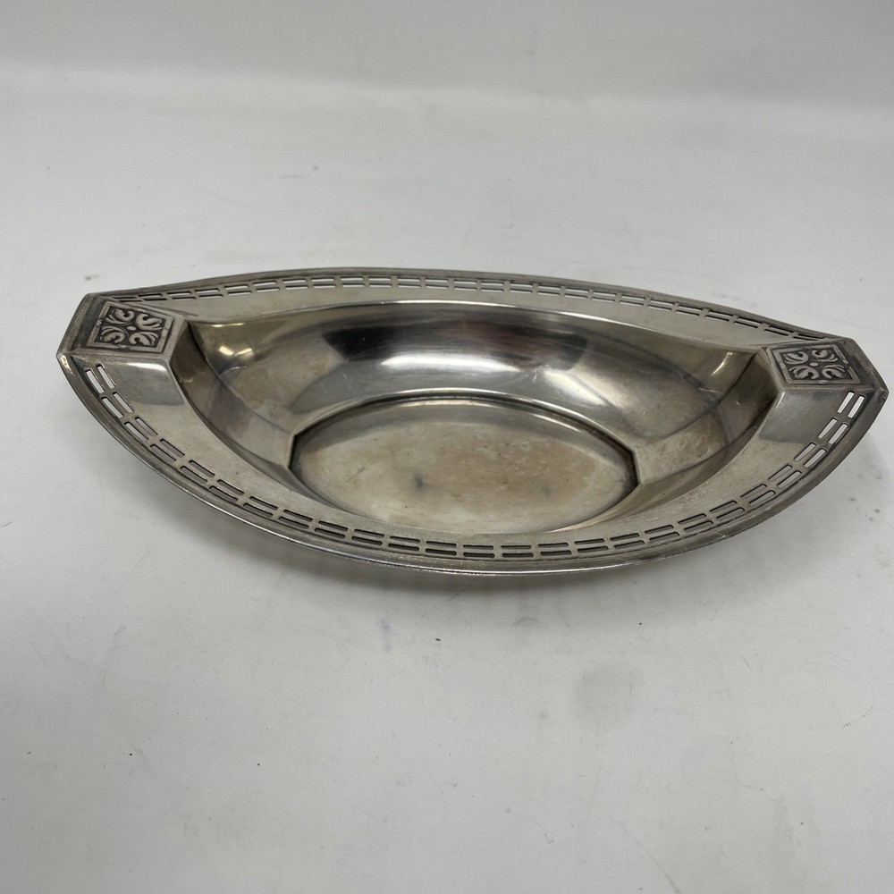 EPNS #4201N Electro Plated Nickel Silverplate, Oval Pierced Bowl - 7”