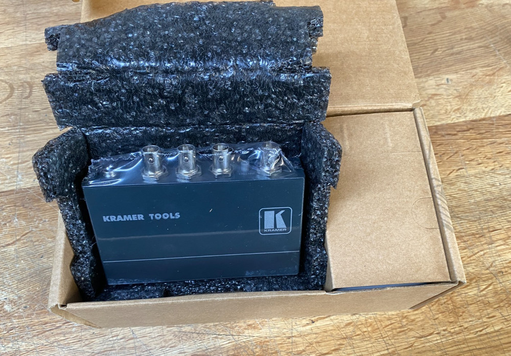 Kramer VM-3VN Composite Video 1:3