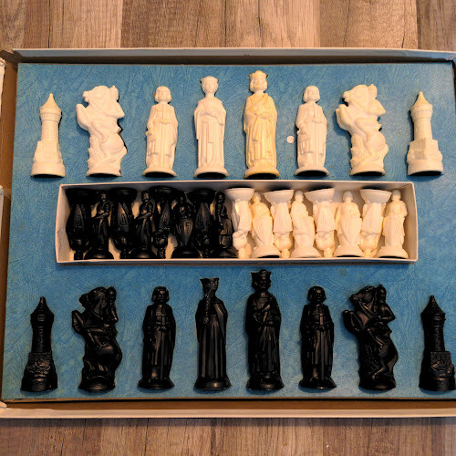 Vintage 1974 E. S. Lowe Renaissance Chess Set Replacement Pieces