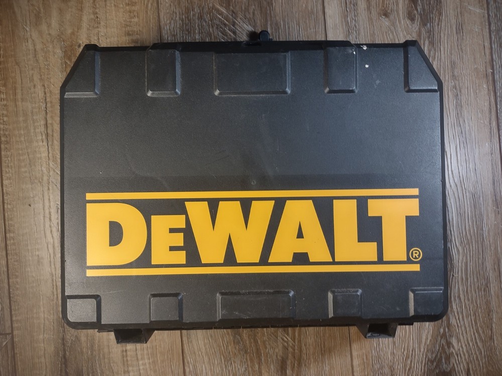 Dewalt DW100 3/8" Corded V.S.R. Drill w/ Case