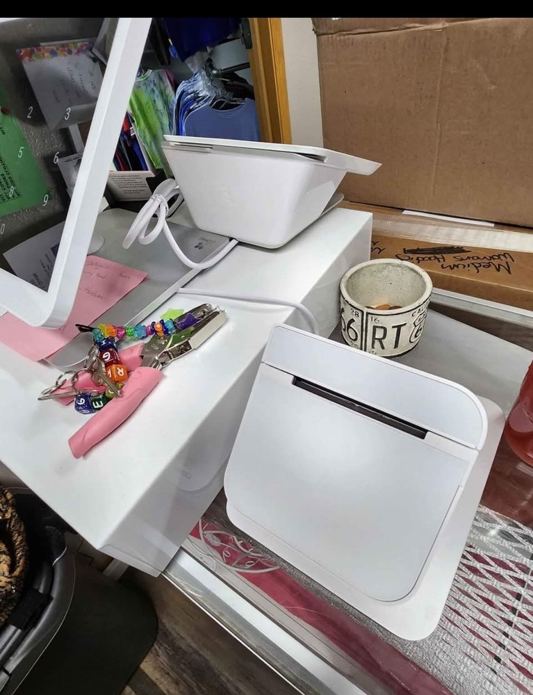 Clover POS System Touchscreen plus the  Terminal Cash Drawer andReceipt Printer