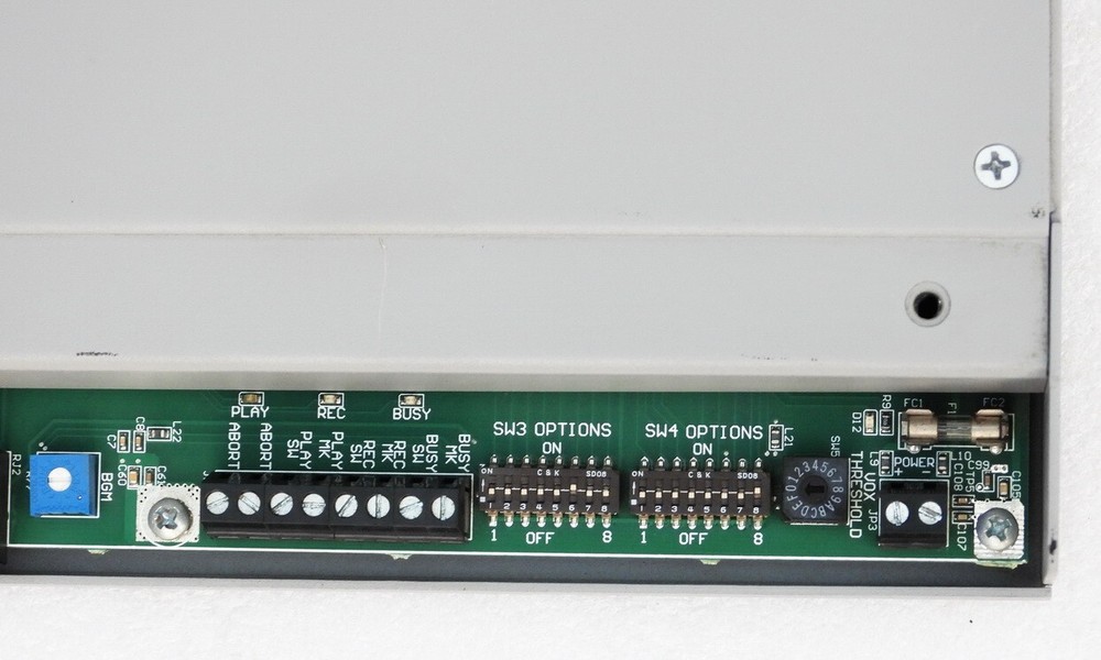 VALCOM V-9964 STACKING DIGITAL FEEDBACK ELIMINATOR / MESSAGE STACKER