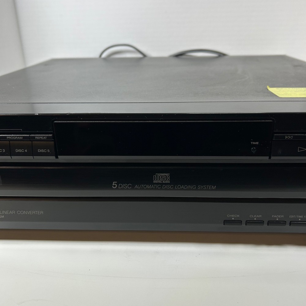 Sony CDP-C225 High Density Linear Converter Compact CD Player - TESTED No Remote