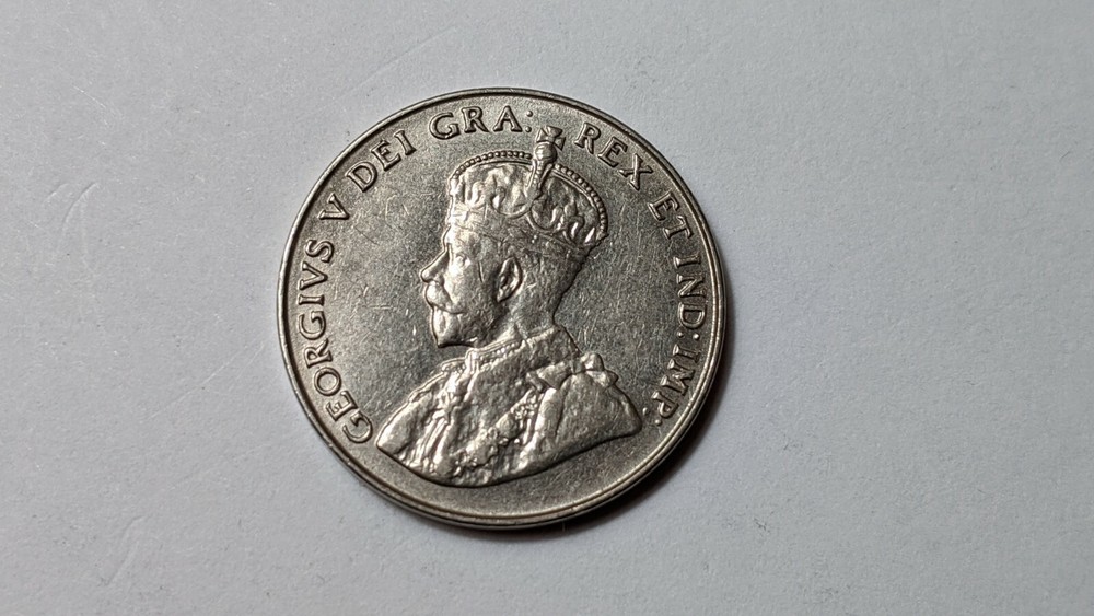 5 LOT 1935 FIVE CENTS CANADA COINS