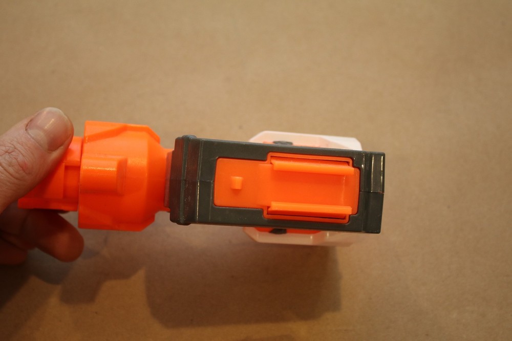 Nerf Modulus Regulator 3 Attachments with 2 magazines 12-dart clips
