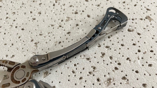 Leatherman Skeletool Stainless Steel Blue Multi Tool Pliers, Combo Blade Knife,