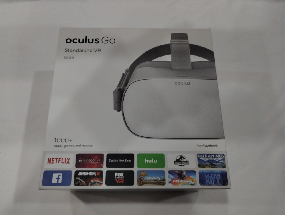 Oculus Go 32GB “All-in-One VR Headset” w/ Controller and Charging Cable.