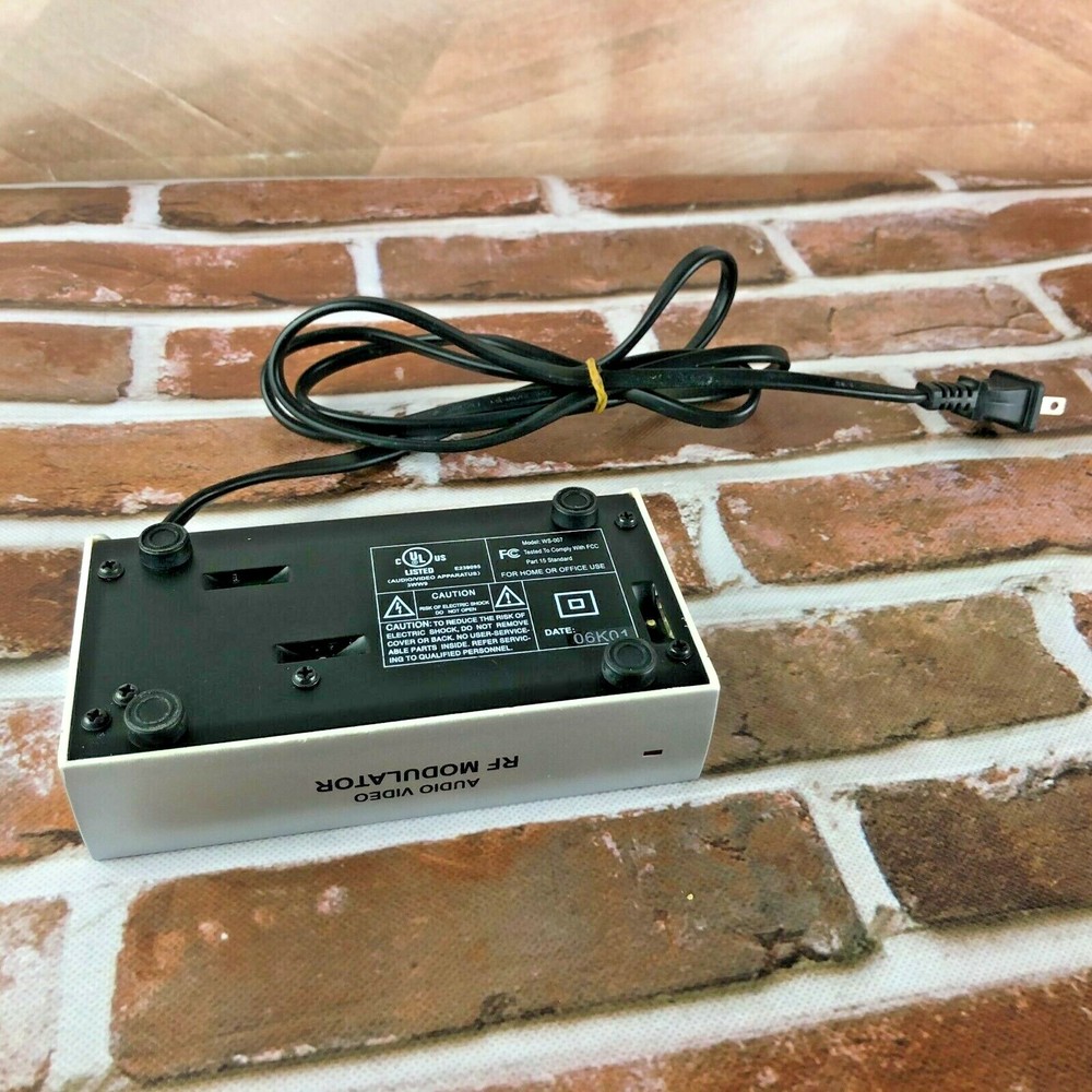 D-Link DE-824TP 10 Base T Ethernet Hub Used