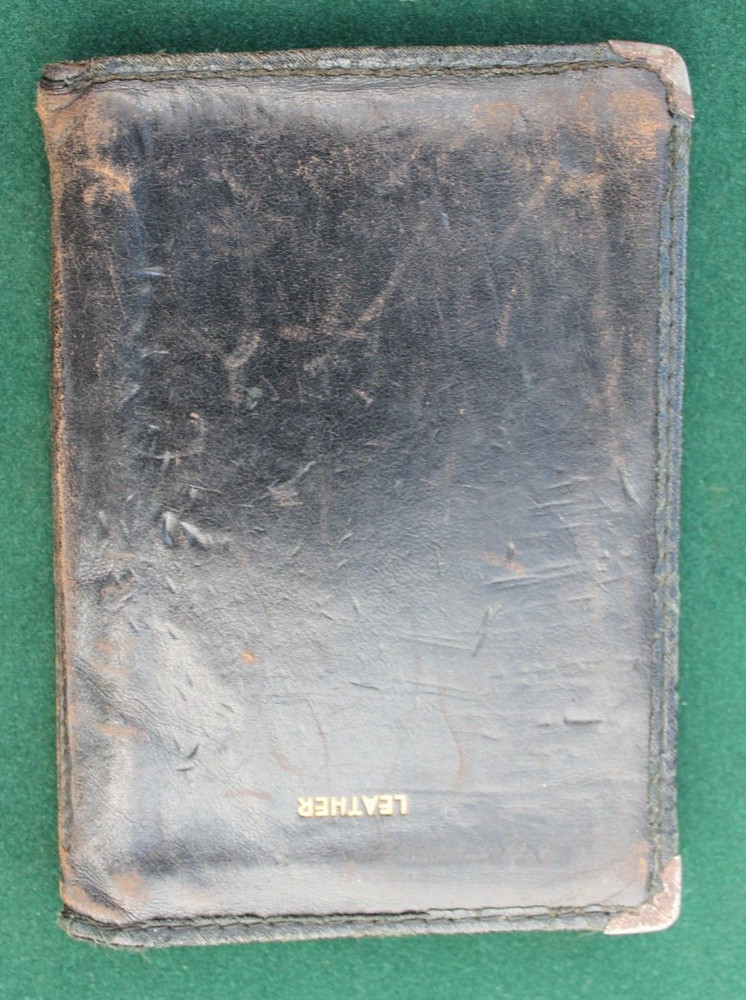 WORLD WAR 2 SEAMAN'S LEATHER WALLET ID'ED TO GERARD R. RICHER FALL RIVER MA