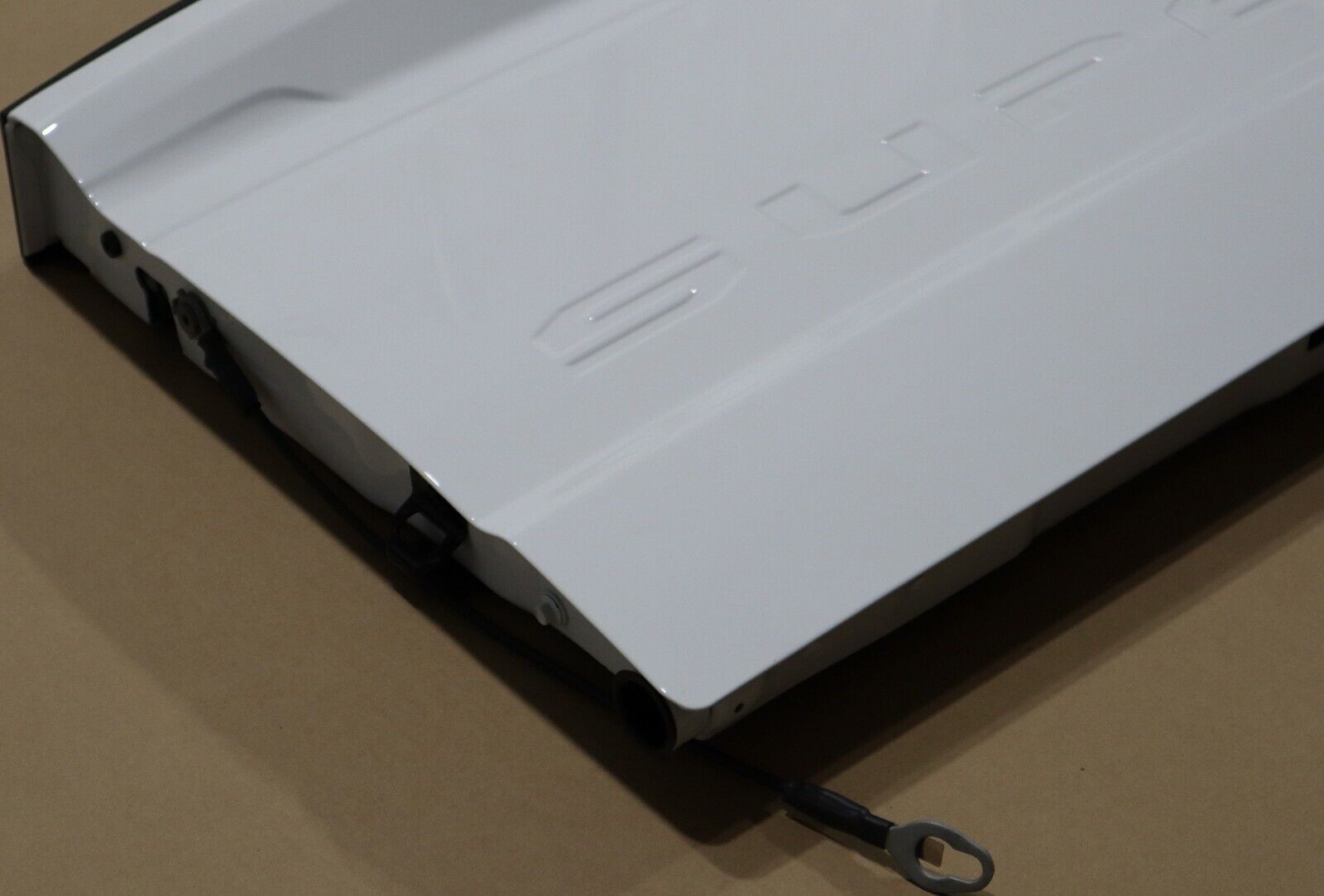 23-26 SUPER DUTY WHITE Tailgate Truck New Take Off F250 Ford Paint Tail Gate OEM