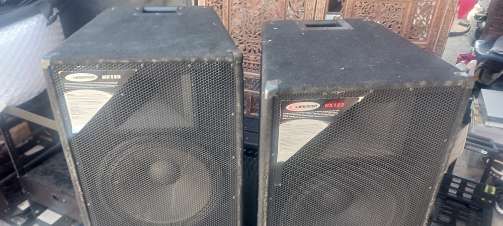 Harbinger HX152 TOWER SPEAKERS ROLLING WHEELS