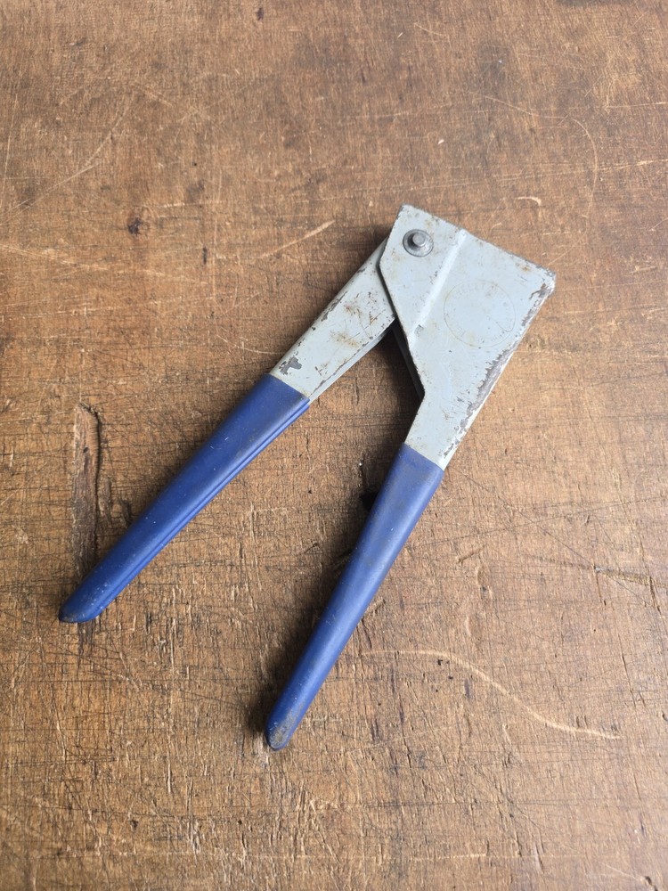 Tucker TT6 Rivet Gun