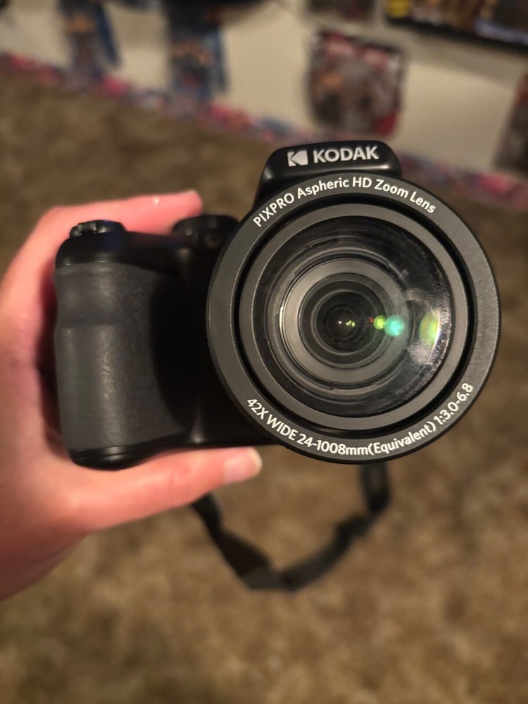 KOAH Camera with accessory and cleaning kit