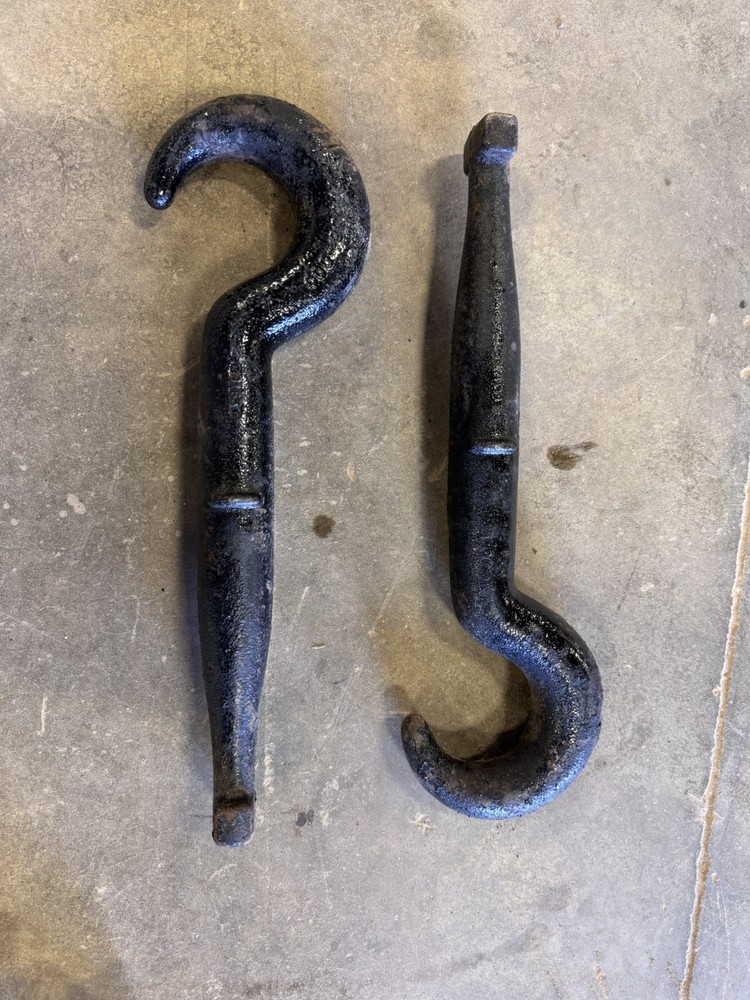 Freightliner tow hooks 15-23338-000