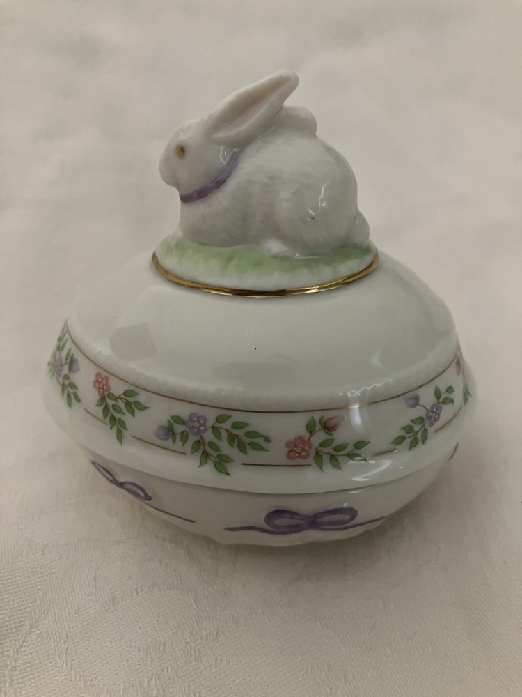 Vintage Lenox Easter 1994 The Rabbit Easter Egg Trinket Dish