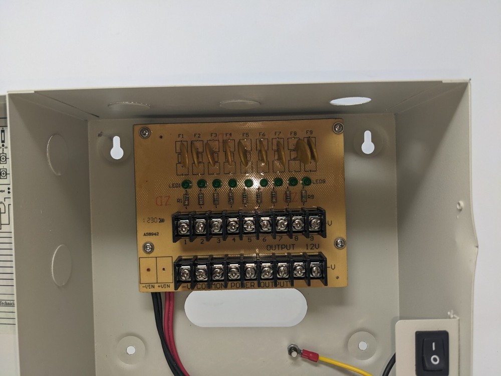 CCTV POWER SUPPLY MODEL TR C12VDC09P10A (P1)