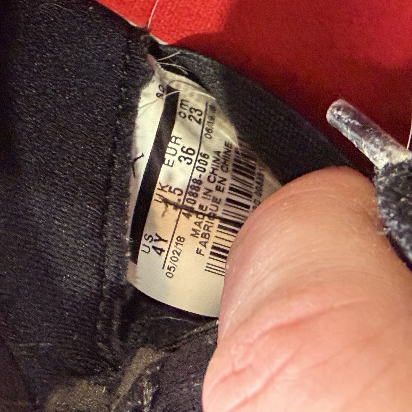 Jordan 5 Retro Satin Bred 2018 Basketball Sneakers Black Red Boys Youth Size 4Y