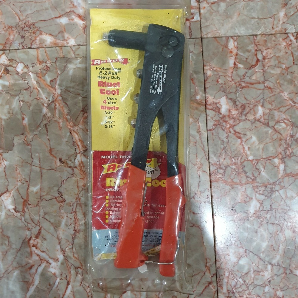 Arrow Professional E-Z Pull Heavy-Duty Rivet Tool Uses 4 Size Rivets