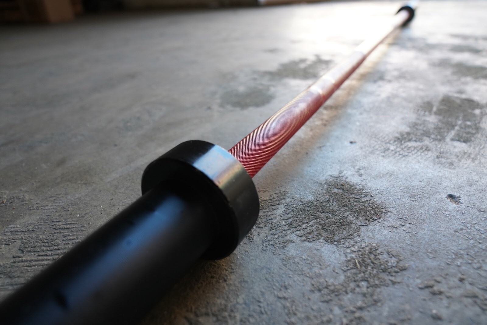 Red Cerakote Or Green 20kg 7ft Long 1500lb Olympic Barbell w/ Black Sleeves